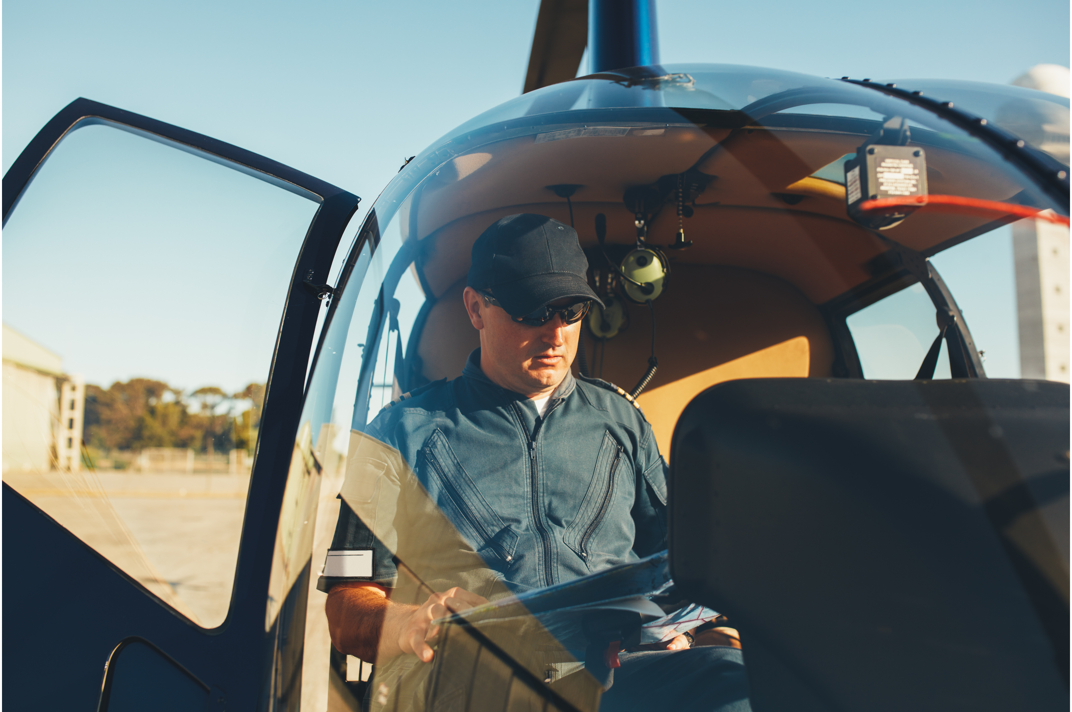 Seven reasons to work in an aviation contract role · M&E Global